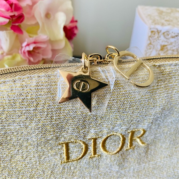 Dior cosmetic pouch Brand new Holiday 2024 comes with box Authentic ⭐️ - Picture 2 of 11